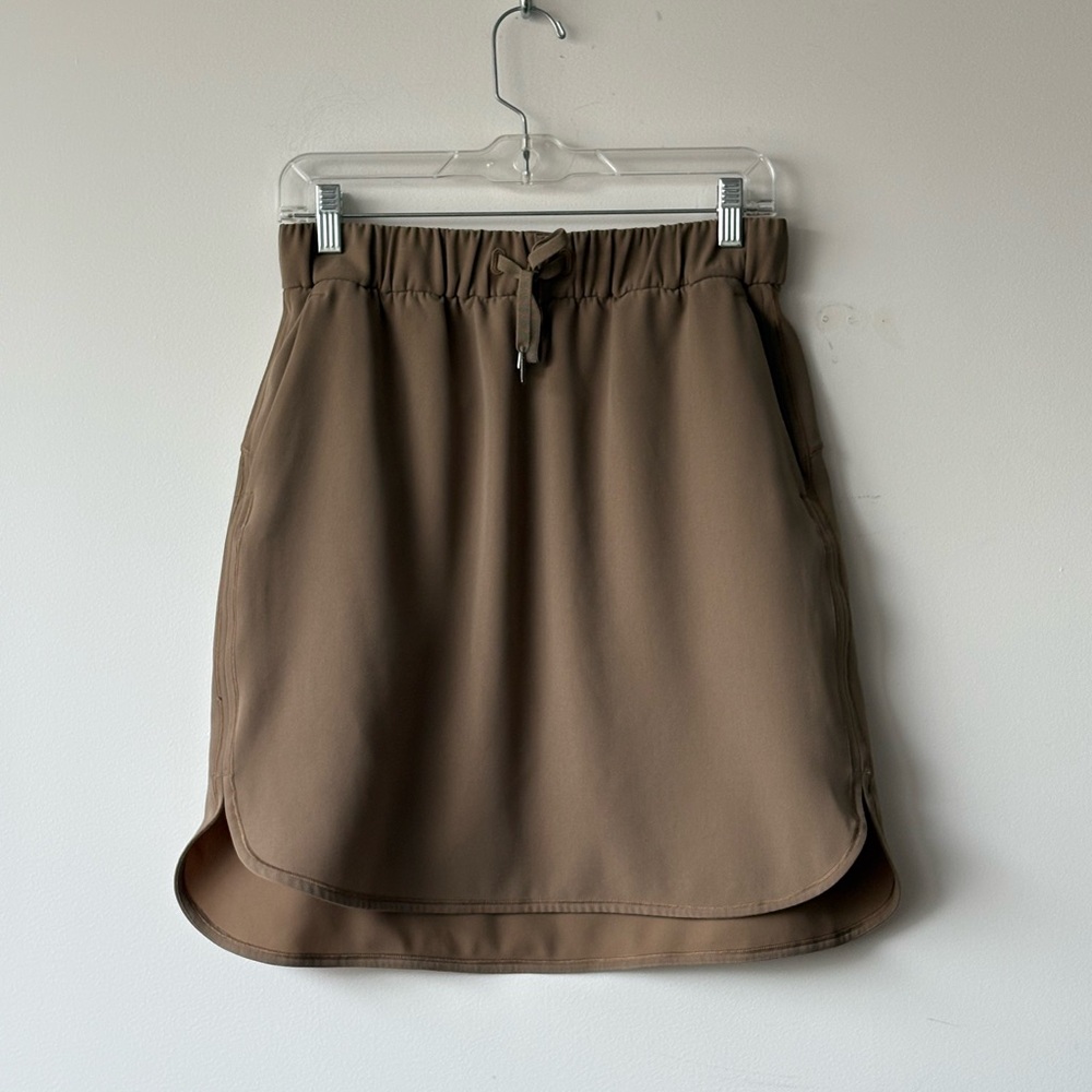 Lululemon Athletica Beige Skirt Size 8